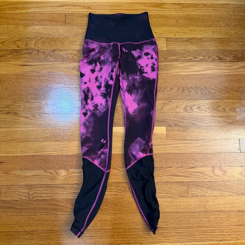 Lululemon Sweaty Endeavor Tight Blooming Pixie Raspberry Black - Size 4